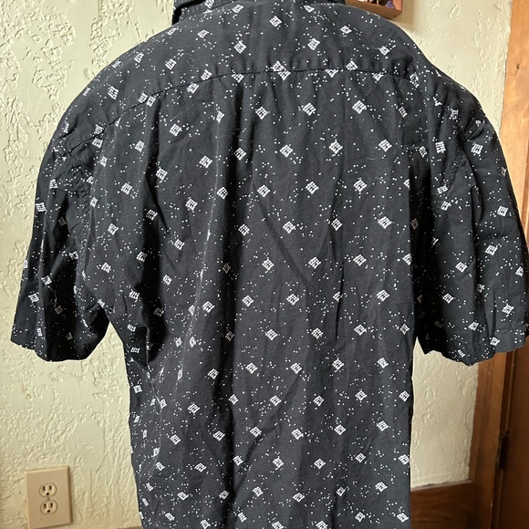 #95 Molokai surf co. button front short sleeve shirt - Picture 3 of 3